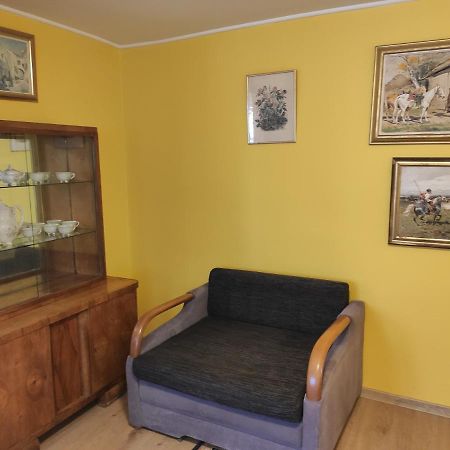 Appartement Dom Pod Zegarem à Przemyśl Extérieur photo