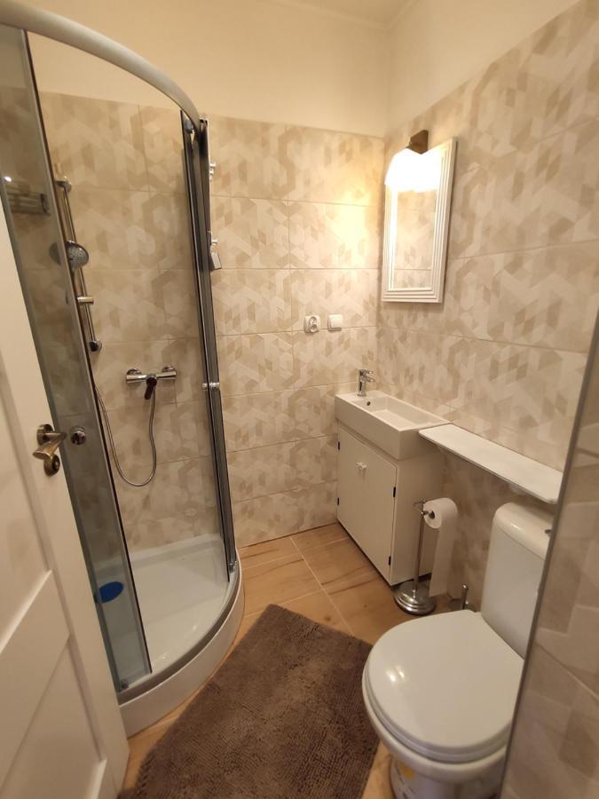 Appartement Dom Pod Zegarem à Przemyśl Extérieur photo