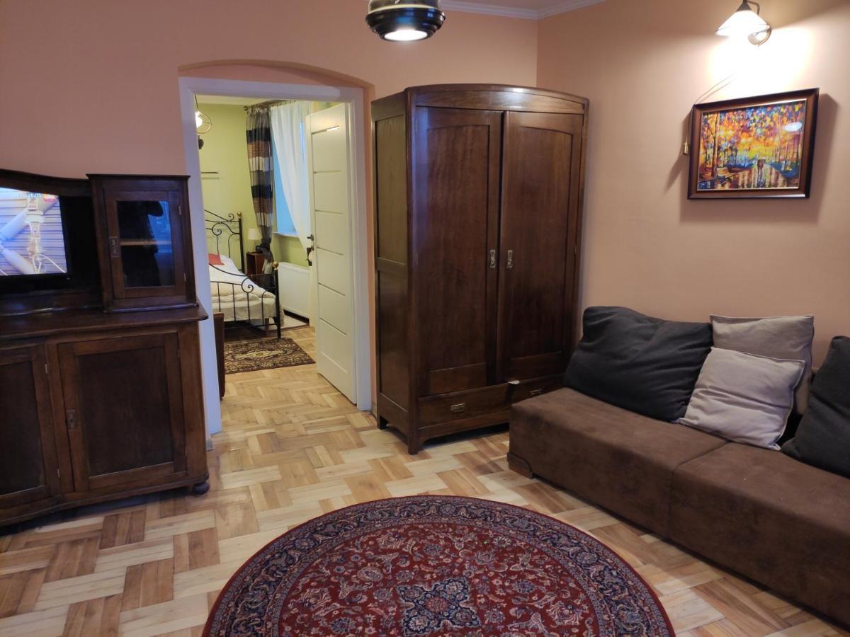 Appartement Dom Pod Zegarem à Przemyśl Extérieur photo