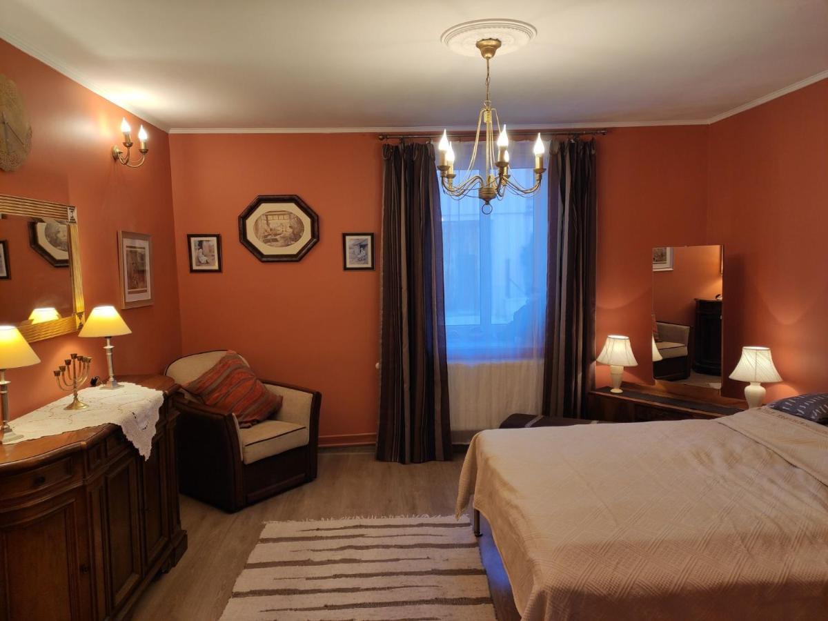 Appartement Dom Pod Zegarem à Przemyśl Extérieur photo