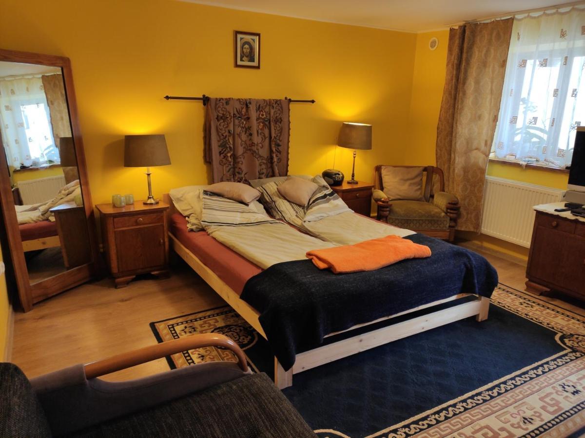 Appartement Dom Pod Zegarem à Przemyśl Extérieur photo