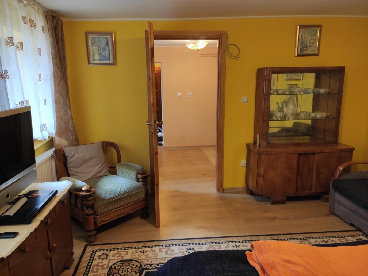 Appartement Dom Pod Zegarem à Przemyśl Extérieur photo