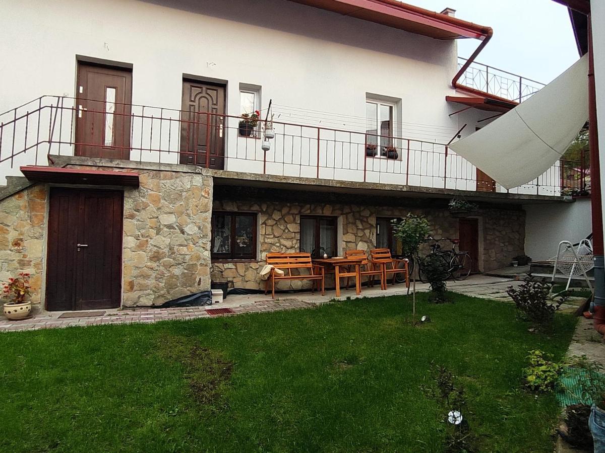 Appartement Dom Pod Zegarem à Przemyśl Extérieur photo
