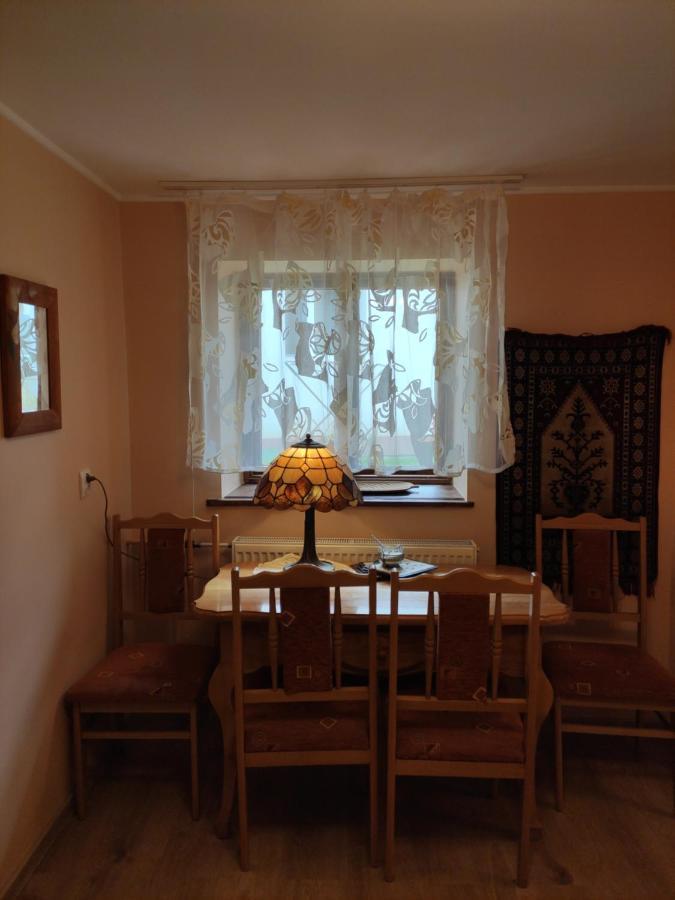 Appartement Dom Pod Zegarem à Przemyśl Extérieur photo