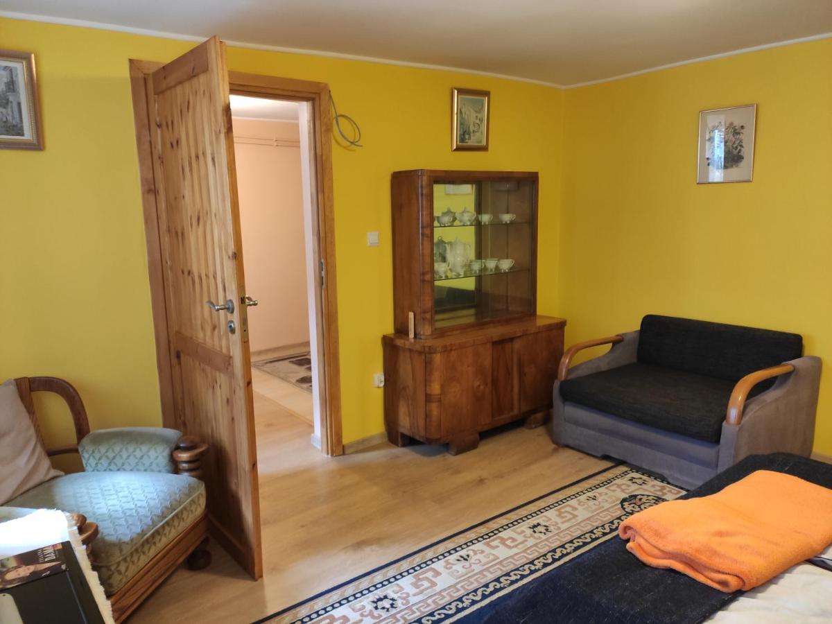Appartement Dom Pod Zegarem à Przemyśl Extérieur photo