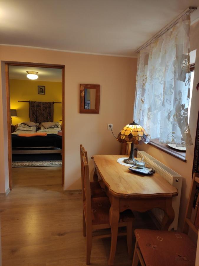 Appartement Dom Pod Zegarem à Przemyśl Extérieur photo