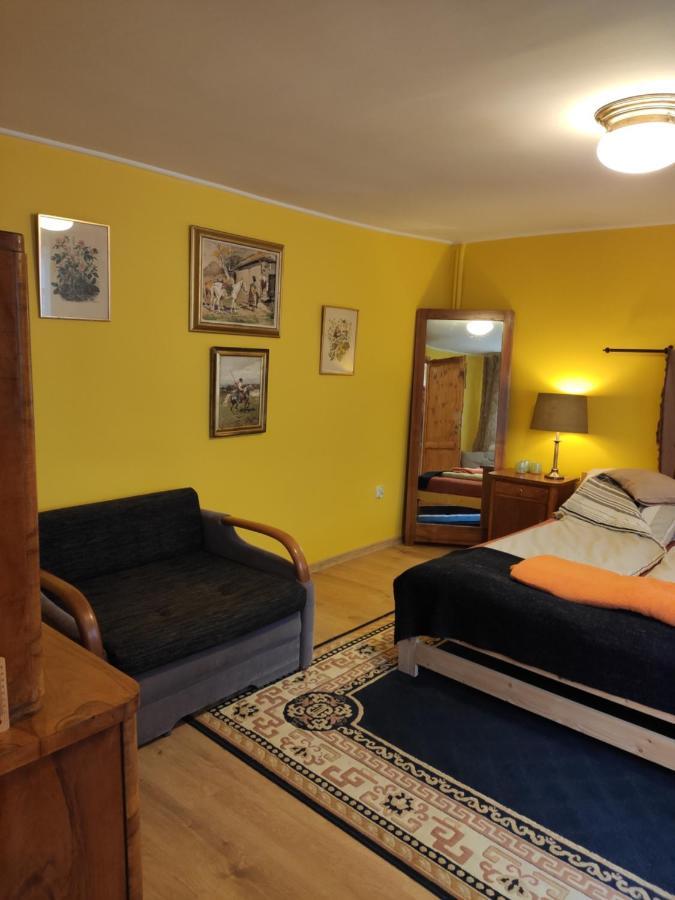 Appartement Dom Pod Zegarem à Przemyśl Extérieur photo